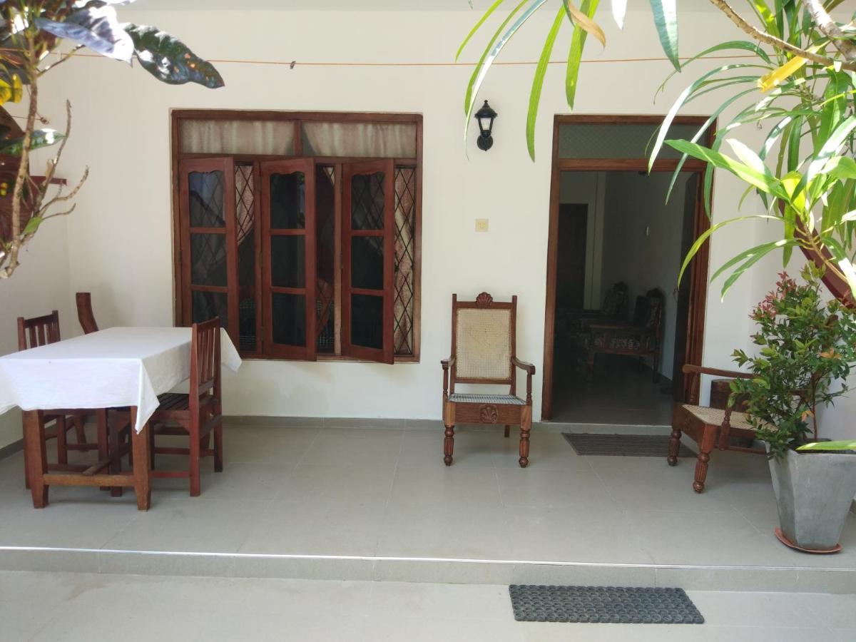 Rock House Hotel Unawatuna Ngoại thất bức ảnh