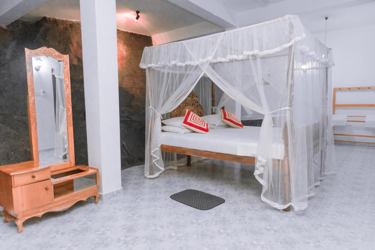 Rock House Hotel Unawatuna Ngoại thất bức ảnh